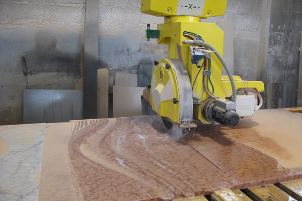 Naturstein 3D-Oberflächen fräsen Hamburg